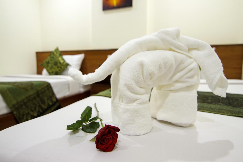 Rose Emerald Hotel Phnom Pen Exterior foto