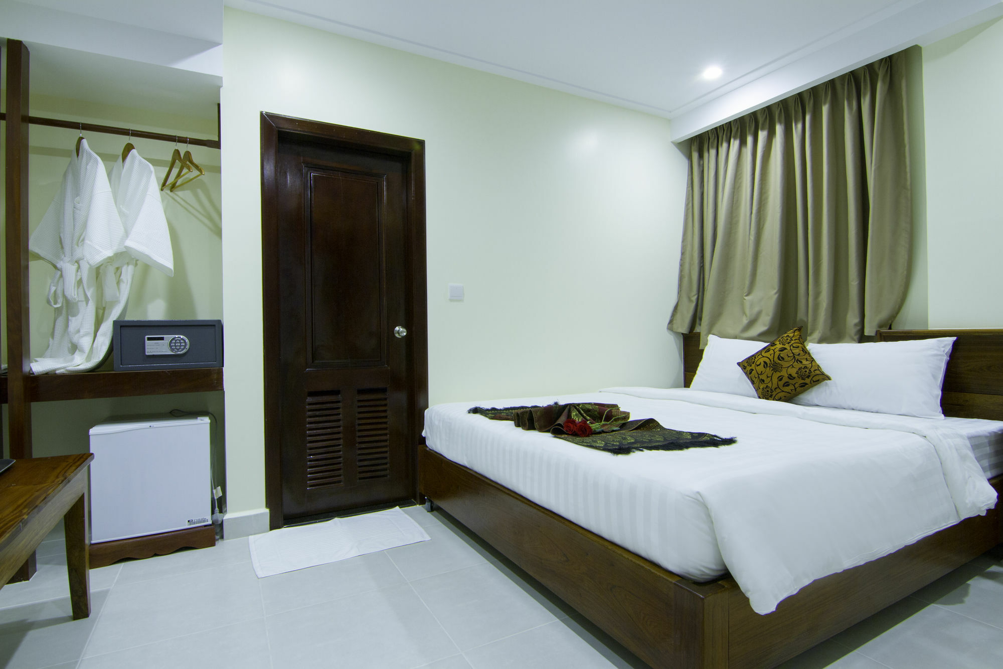 Rose Emerald Hotel Phnom Pen Exterior foto