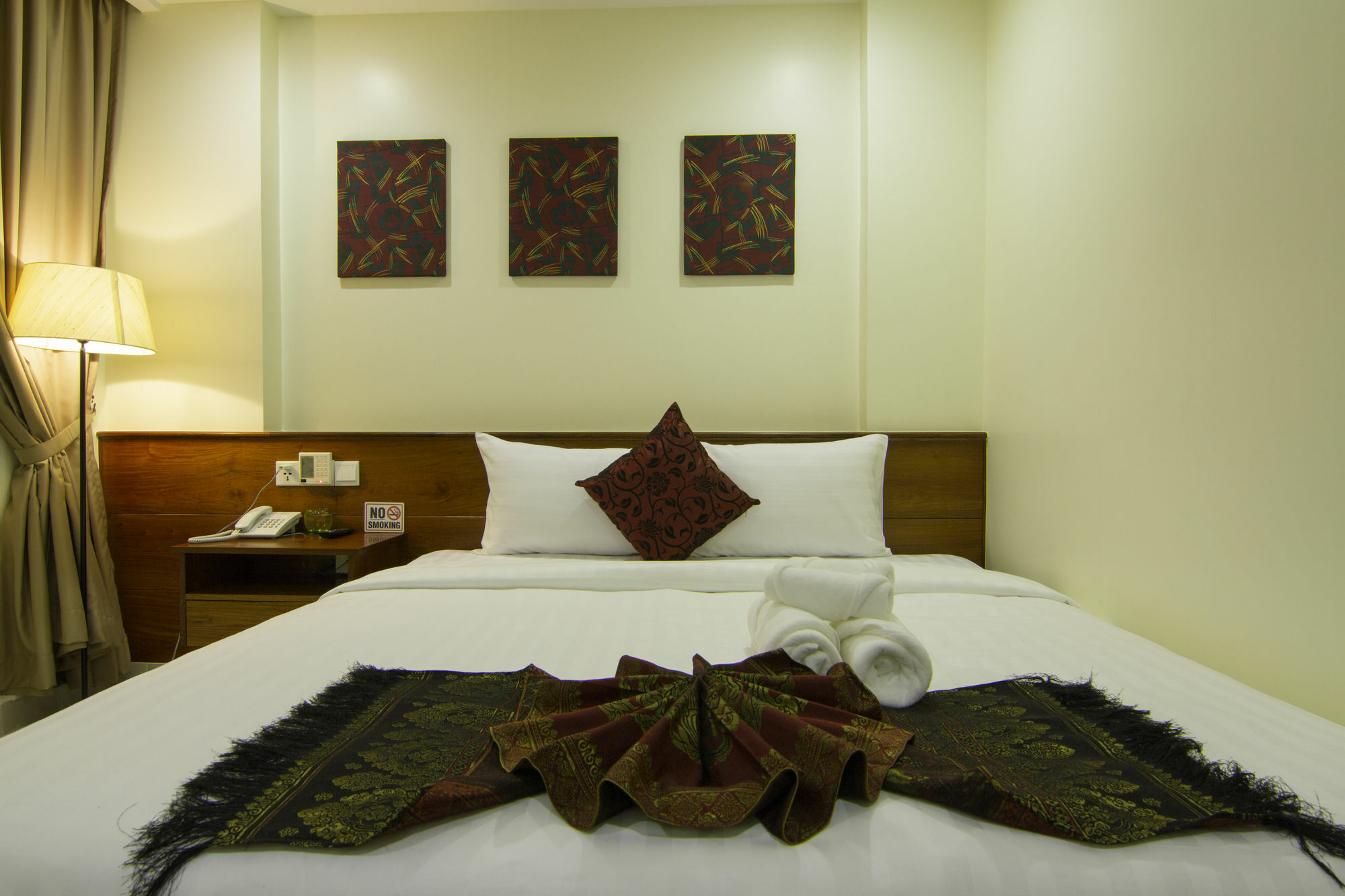 Rose Emerald Hotel Phnom Pen Exterior foto