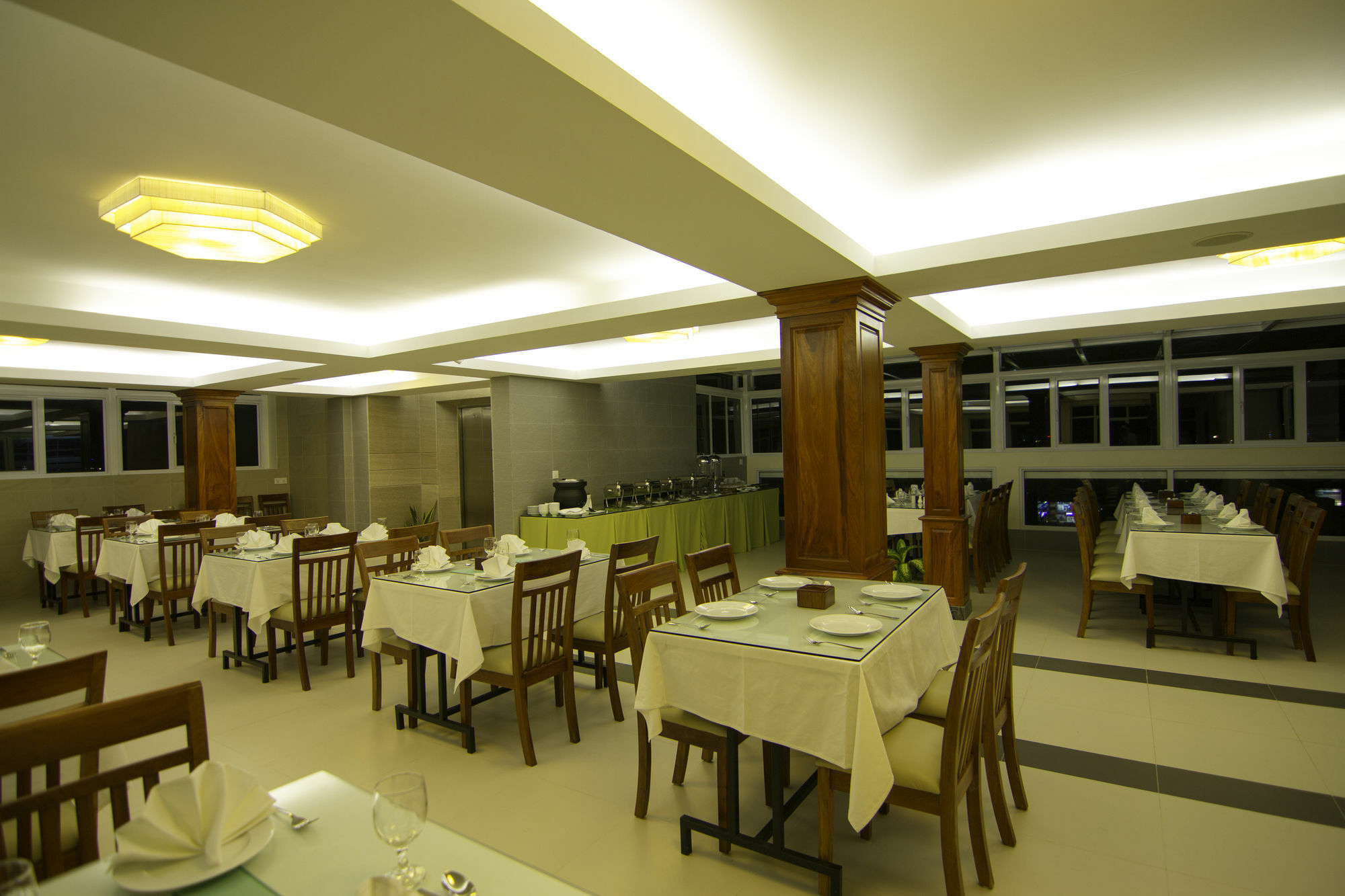 Rose Emerald Hotel Phnom Pen Exterior foto