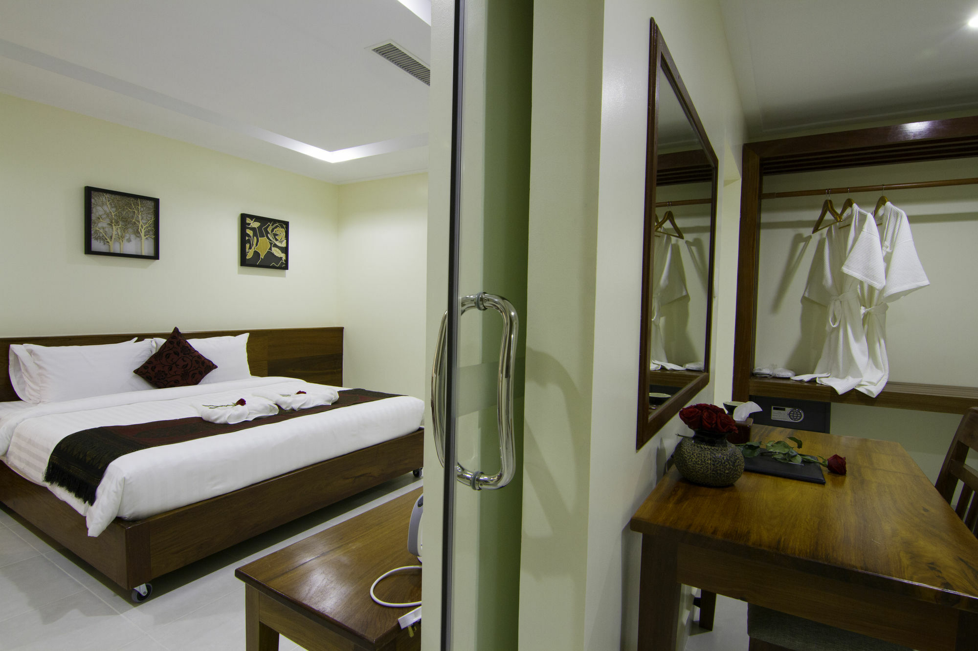 Rose Emerald Hotel Phnom Pen Exterior foto