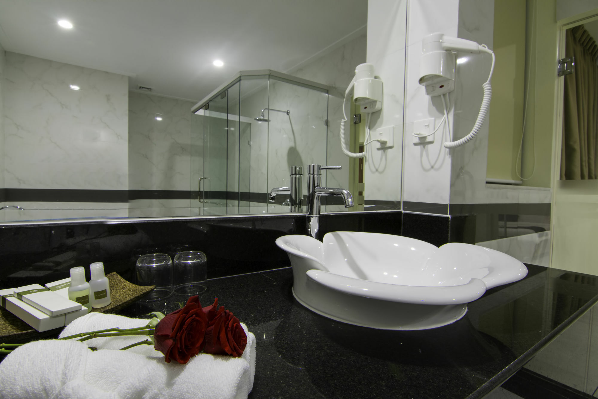 Rose Emerald Hotel Phnom Pen Exterior foto